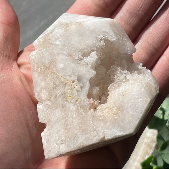 Druzy White Quartz Tower - Picture 17 of 17